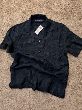Abercrombie & Fitch Men's Black Short-Sleeve Camp Shirt